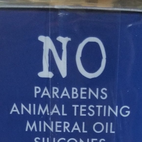 Plumping Hyaluronic Face Serum - Picture 4 of 4